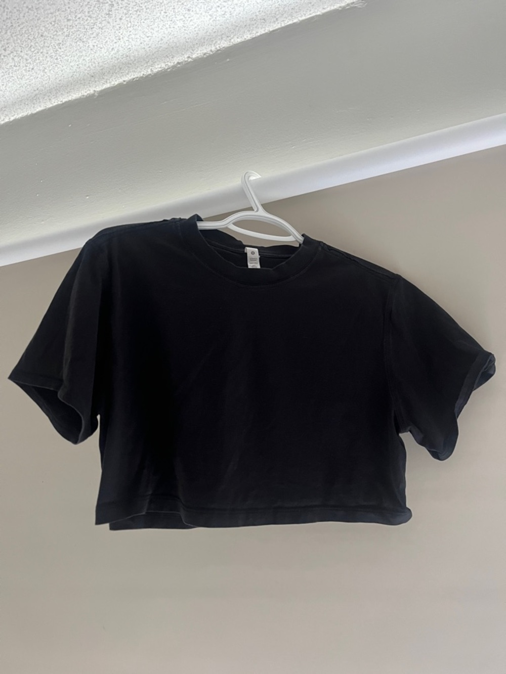 lululemon athletica Black Cropped Crew Tee